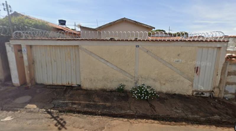 Casa em leilão em Patos De Minas - MG, bairro Abner Afonso — LOTE 004 IMÓVEL RESIDENCIAL NO BAIRRO ABNER AFONSO EM PATOS DE MINAS/MG
