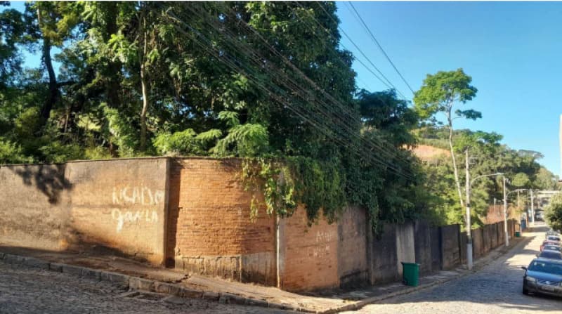 Foto 1 de 3: Terreno em leilão em Além Paraíba - MG, bairro São José — LOTE 001 TERRENO COM ÁREA DE 16.650M² SEM BENFEITORIAS EM ALÉM PARAÍBA/MG