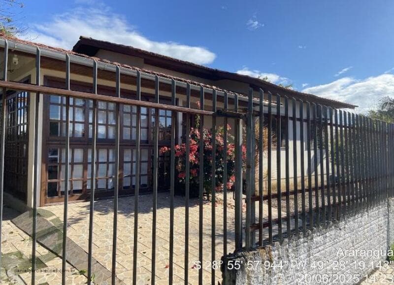 Foto 4 de 12: Casa em leilão em Araranguá - SC, bairro Coloninha — LOTE 012 Imóvel