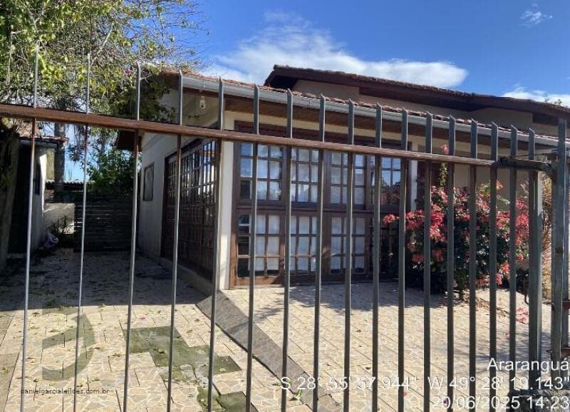 Foto 6 de 12: Casa em leilão em Araranguá - SC, bairro Coloninha — LOTE 012 Imóvel