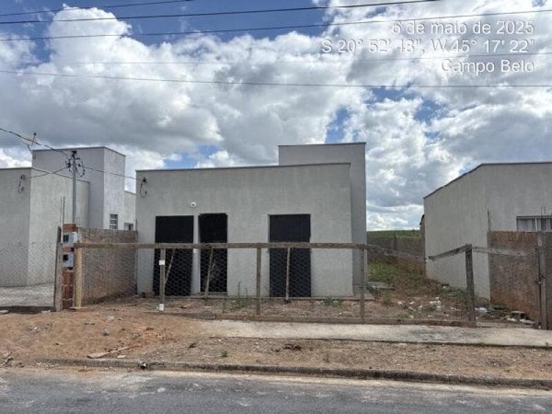 Casa em leilão em Campo Belo - MG — LOTE 144 Casa