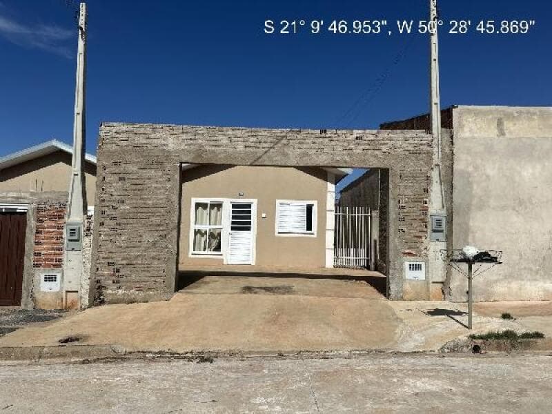 Casa em leilão em Araçatuba - SP — LOTE 405 Casa