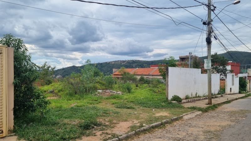 Foto 2 de 12: Terreno em leilão em Sabará - MG — LOTE 003 Terreno 8-A quadra 5 - 415,32m²
