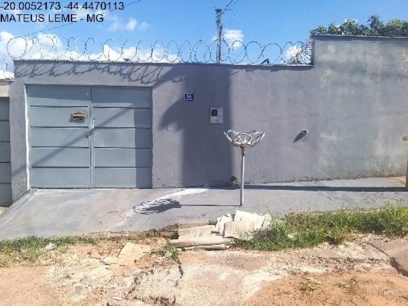Casa em leilão em Mateus Leme - MG — LOTE 167 Casa