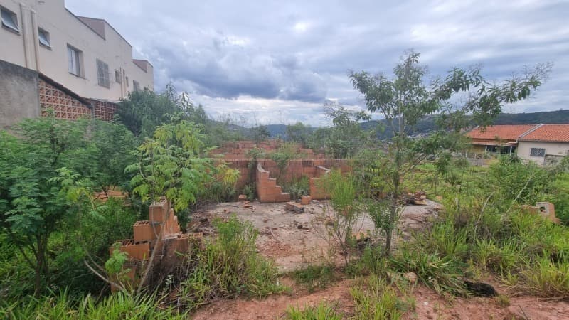 Foto 9 de 12: Terreno em leilão em Sabará - MG — LOTE 002 Terreno 7-A quadra 5 - 327,30m²