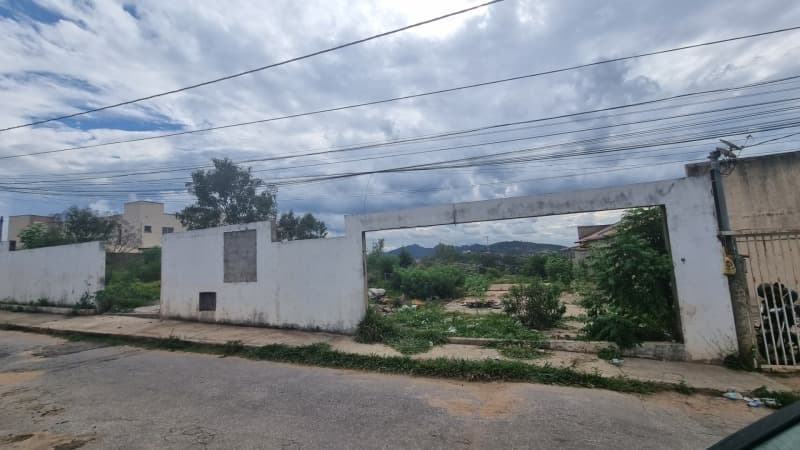 Foto 2 de 12: Terreno em leilão em Sabará - MG — LOTE 003 Terreno 8-A quadra 5 - 415,32m²