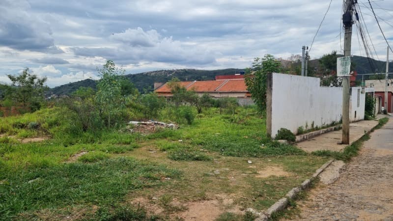 Foto 6 de 12: Terreno em leilão em Sabará - MG — LOTE 003 Terreno 8-A quadra 5 - 415,32m²