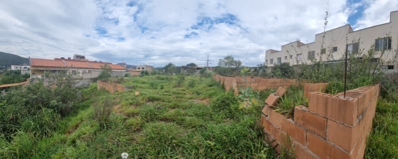 Foto 8 de 12: Terreno em leilão em Sabará - MG — LOTE 003 Terreno 8-A quadra 5 - 415,32m²