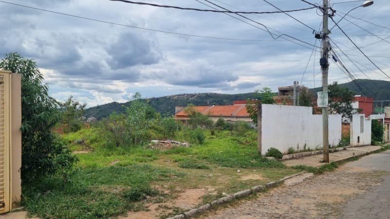 Foto 11 de 12: Terreno em leilão em Sabará - MG — LOTE 003 Terreno 8-A quadra 5 - 415,32m²