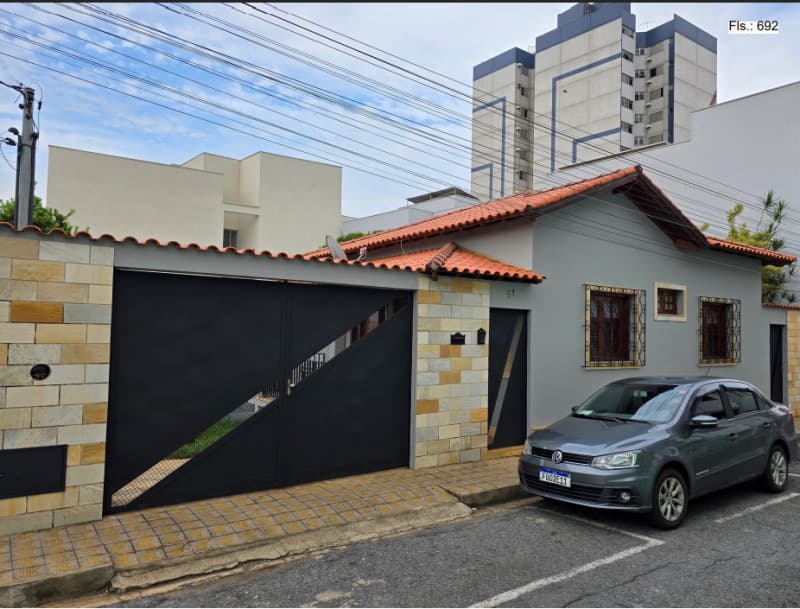 Foto 1 de 2: Casa em leilão em Três Corações - MG — LOTE 001 Casa 104m², terreno total 340m² - Centro, Três Corações/MG