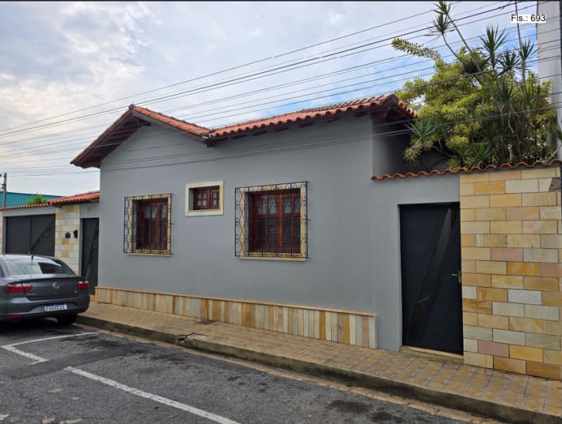 Foto 2 de 2: Casa em leilão em Três Corações - MG — LOTE 001 Casa 104m², terreno total 340m² - Centro, Três Corações/MG