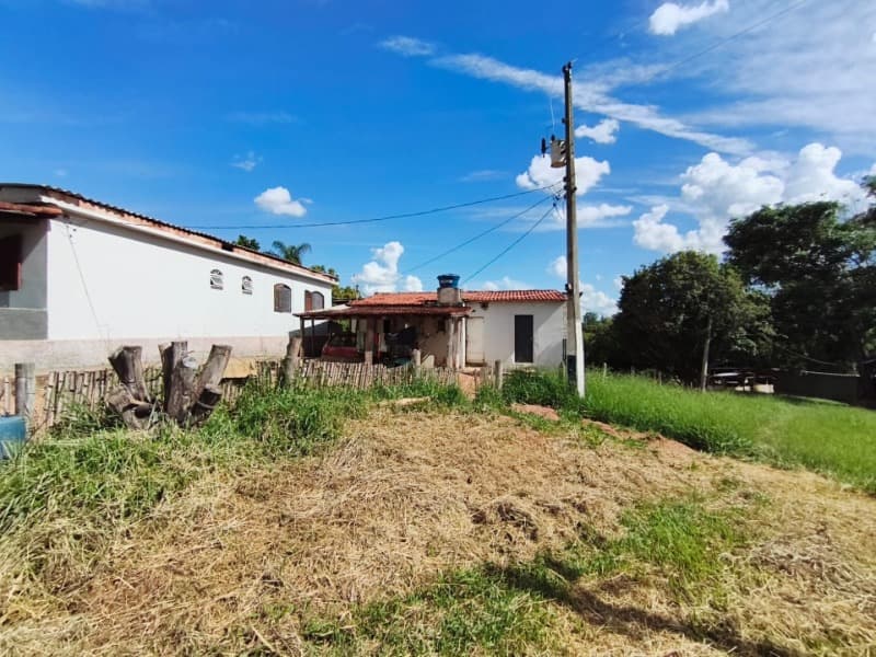 Foto 4 de 26: Area Rural em leilão em Três Corações - MG, bairro Espraiadinho — LOTE 001 Gleba de terras com 4,84 hectares - terreno de 48.400 m² e 150 m² de área construída - na z