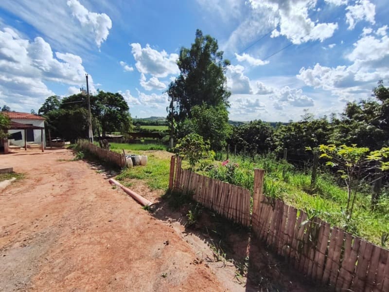 Foto 7 de 26: Area Rural em leilão em Três Corações - MG, bairro Espraiadinho — LOTE 001 Gleba de terras com 4,84 hectares - terreno de 48.400 m² e 150 m² de área construída - na z