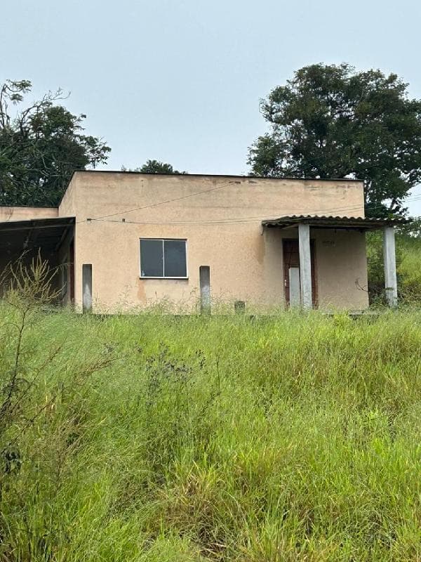 Casa em leilão em Carandaí - MG, bairro Ponte Chave — LOTE 131 Casa