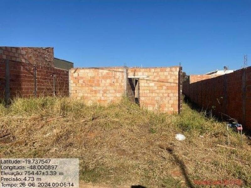 Casa em leilão em Uberaba - MG — LOTE 202 UBERABA/MG