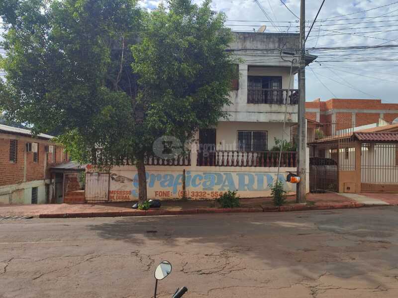 Foto 5 de 7: Terreno em leilão em Ijuí - RS — LOTE 005 Terreno urbano, c/área de 250m², situado à Rua Bento Gonçalves, com um prédio de alvenaria