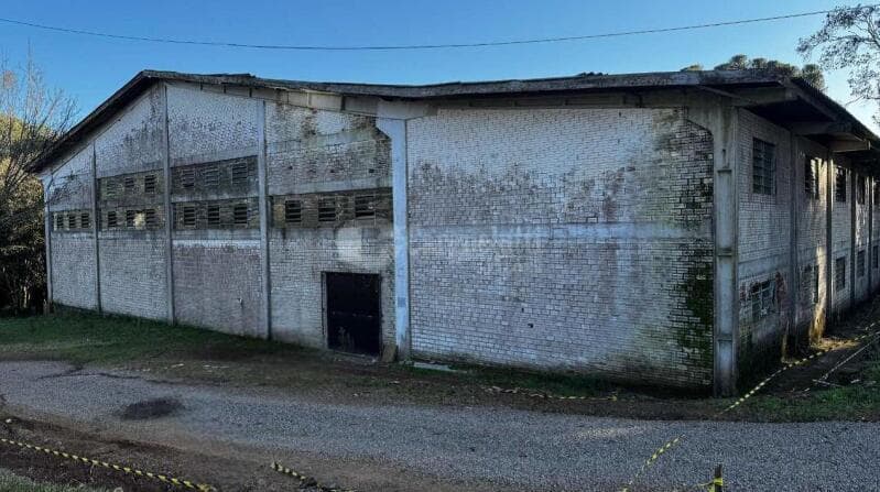 Foto 1 de 14: Terreno em leilão em Soledade - RS — LOTE 001 Terreno c/ 1.548,00m² e pavilhão poliesportivo - Soledade/RS