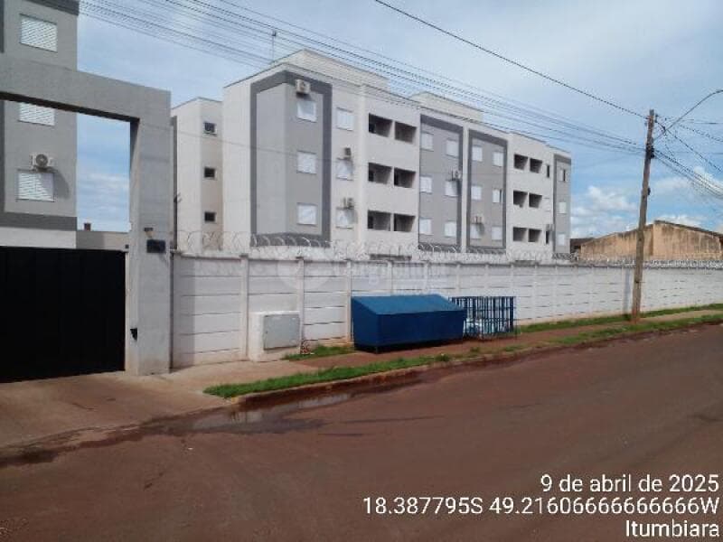 Apartamento em leilão em Itumbiara - GO, bairro Parque Vale dos Buritys Iii — LOTE 068 ITUMBIARA/GO