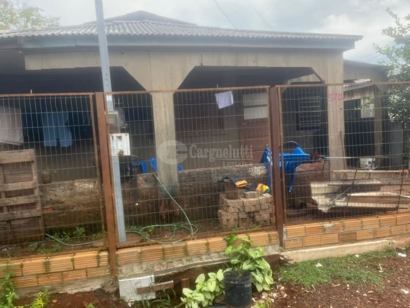 Foto 1 de 7: Casa em leilão em Santo Ângelo - RS, bairro União — LOTE 002 Imóvel residencial, situado na Travessa Cláudio Specialski , Bairro União, área construída