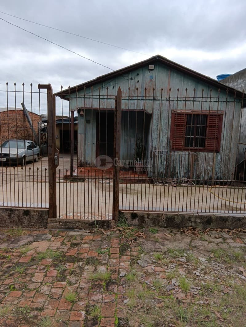 Foto 1 de 5: Terreno em leilão em Santo Ângelo - RS — LOTE 003 Um terreno urbano, situado na Travessa Celso Fernandes, c/área superficial de 375m², encont