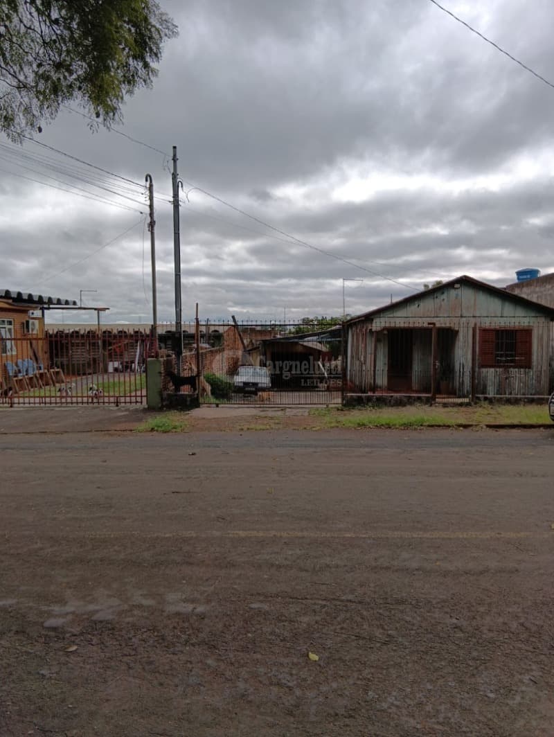 Foto 2 de 5: Terreno em leilão em Santo Ângelo - RS — LOTE 003 Um terreno urbano, situado na Travessa Celso Fernandes, c/área superficial de 375m², encont