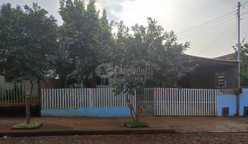 Foto 1 de 5: Casa em leilão em Cerro Largo - RS, bairro Esplanada — LOTE 001 Casa na Rua Pedro Arlindo Schneider, 242, Esplanada, Cerro Largo/RS