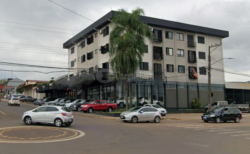 Apartamento em leilão em Ijuí - RS — LOTE 002 APARTAMENTO 304, e o BOX nº 12 para estacionamento, integrantes de um prédio de alvenaria,