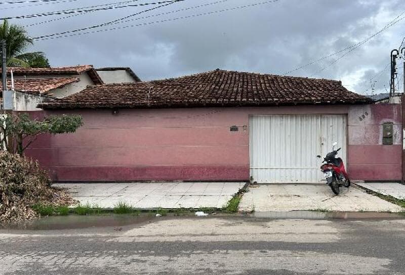 Casa em leilão em Eunapolis - BA — LOTE 007 Casa