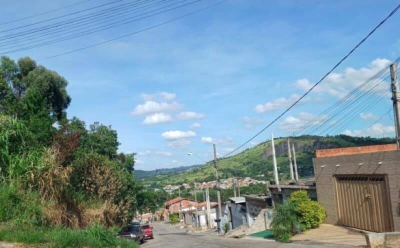 Foto 2 de 6: Terreno em leilão em São Roque - SP — LOTE 009 Terreno urbano com ou sem benfeitorias