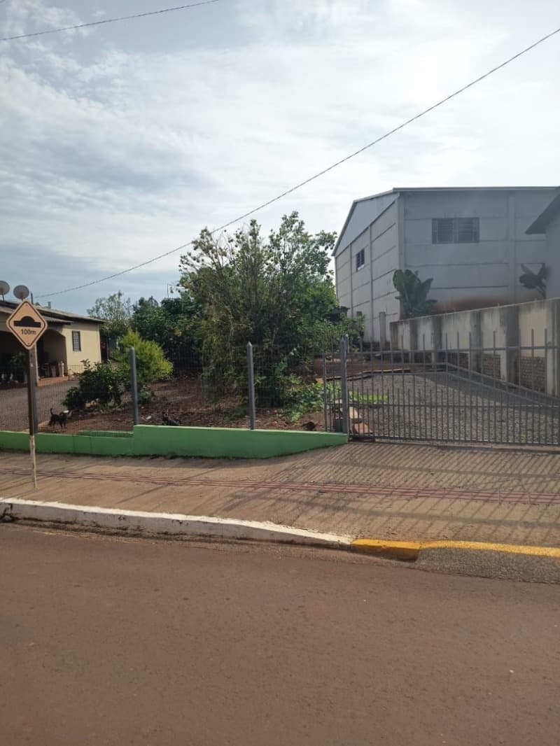 Foto 2 de 4: Terreno em leilão em Ubiretama - RS, bairro Centro — LOTE 002 TERRENO URBANO COM OU SEM BENFEITORIAS