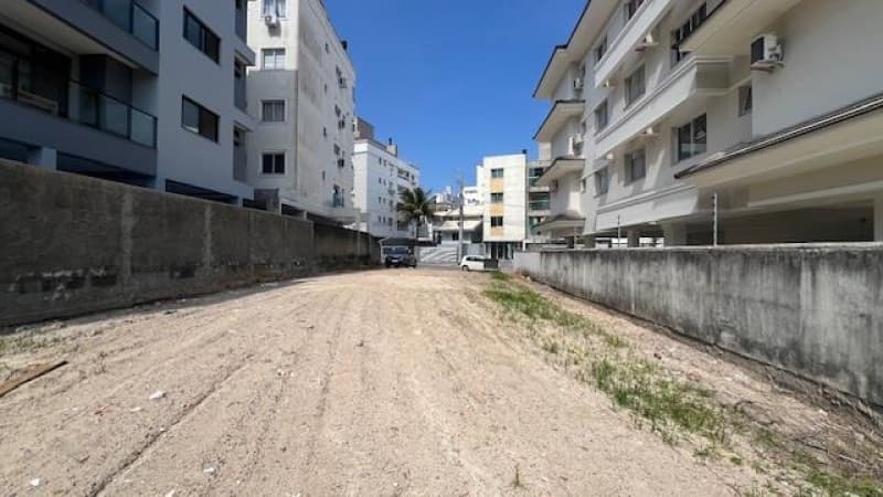 Foto 3 de 10: Terreno em leilão em Palhoça - SC — LOTE 003 Imóvel