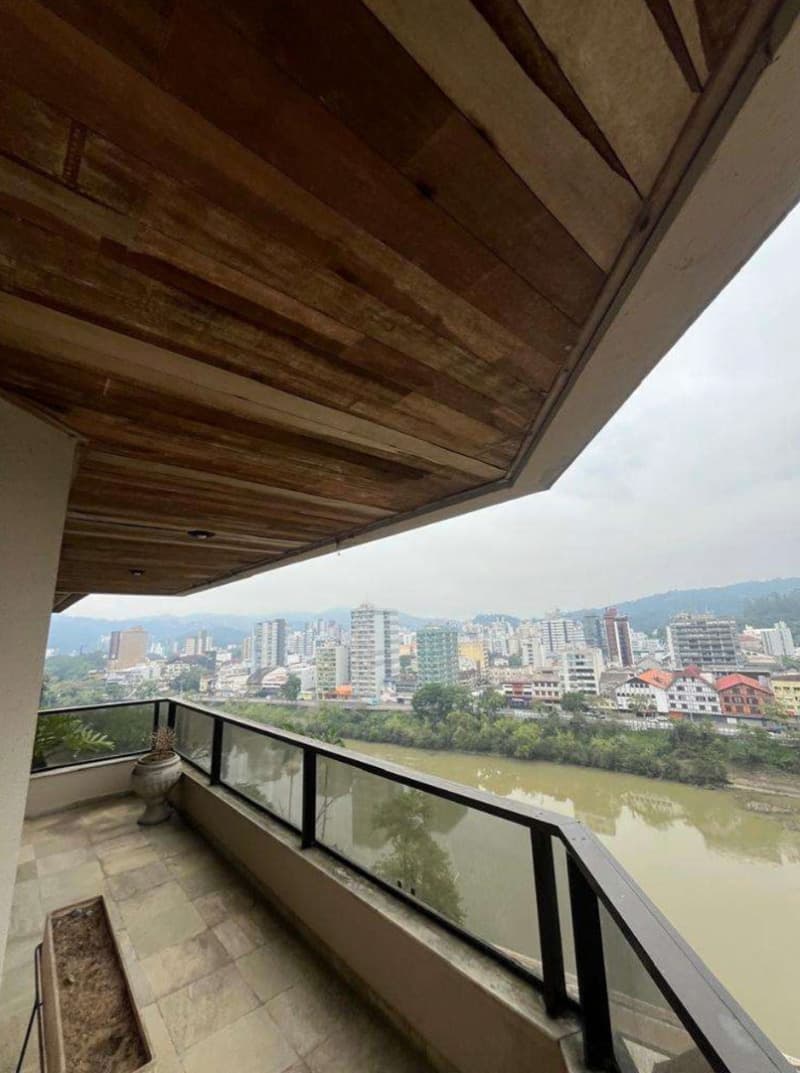 Foto 12 de 16: Apartamento em leilão em Blumenau - SC, bairro Ponta Aguda — LOTE 001 APARTAMENTO DUPLEX COBERTURA (DESOCUPADO) COM 514,69m2 E 4 VAGAS DE GARAGEM NO BAIRRO PONTA