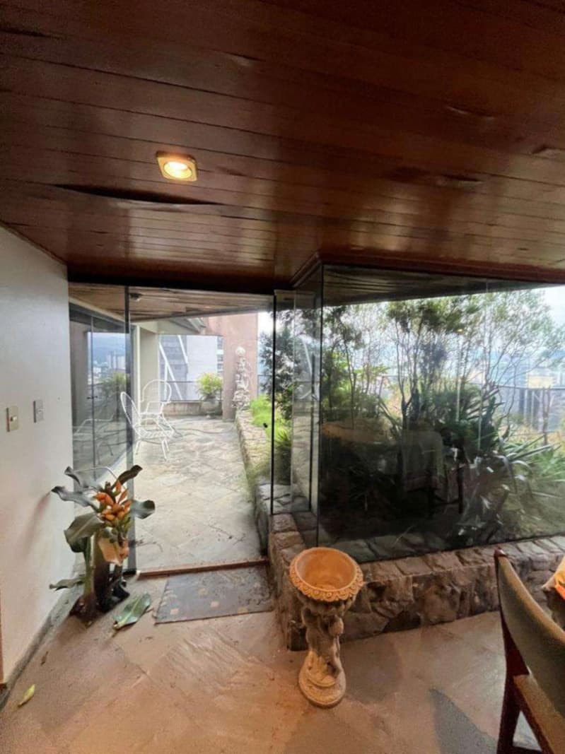 Foto 13 de 16: Apartamento em leilão em Blumenau - SC, bairro Ponta Aguda — LOTE 001 APARTAMENTO DUPLEX COBERTURA (DESOCUPADO) COM 514,69m2 E 4 VAGAS DE GARAGEM NO BAIRRO PONTA
