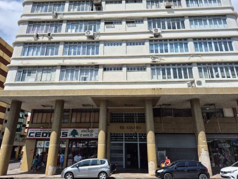 Foto 3 de 10: Comercial em leilão em Porto Alegre - RS, bairro Centro — LOTE 001 SALA (DESOCUPADA) NO EDIFÍCIO COLISEU NO BAIRRO CENTRO