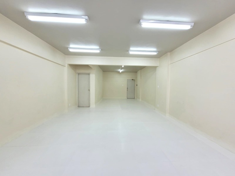 Foto 6 de 10: Comercial em leilão em Porto Alegre - RS, bairro Centro — LOTE 001 SALA (DESOCUPADA) NO EDIFÍCIO COLISEU NO BAIRRO CENTRO