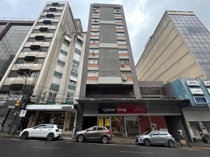 Foto 1 de 4: Apartamento em leilão em Porto Alegre - RS, bairro Centro — LOTE 001 APARTAMENTO (DESOCUPADO) NO BAIRRO CENTRO