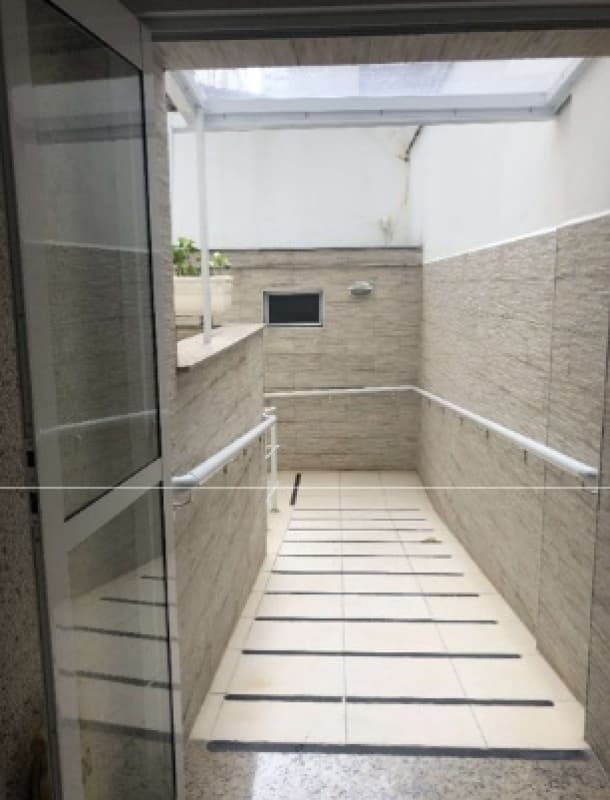 Foto 7 de 12: Apartamento em leilão em Guarujá - SP — LOTE 001 LEILÃO JUDICIAL - Direitos fiduciários sob. Apto. de 97,53 m², Ed. Ilha do Governador - Cen