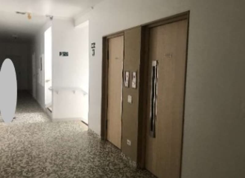 Foto 8 de 12: Apartamento em leilão em Guarujá - SP — LOTE 001 LEILÃO JUDICIAL - Direitos fiduciários sob. Apto. de 97,53 m², Ed. Ilha do Governador - Cen