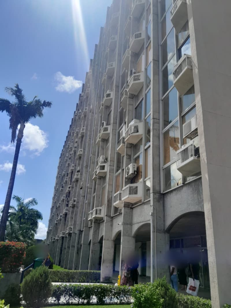 Foto 2 de 16: Comercial em leilão em Salvador - BA, bairro Caminho das Árvores — LOTE 001 01 (UMA) SALA COMERCIAL NO EDIFICIO CENTRO EMPRESARIAL IGUATEMI BLOCO "A" - SALVADOR/BA