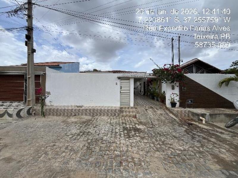 Casa em leilão em Teixeira - PB, bairro Centro — LOTE 147 CASA-8444403516758