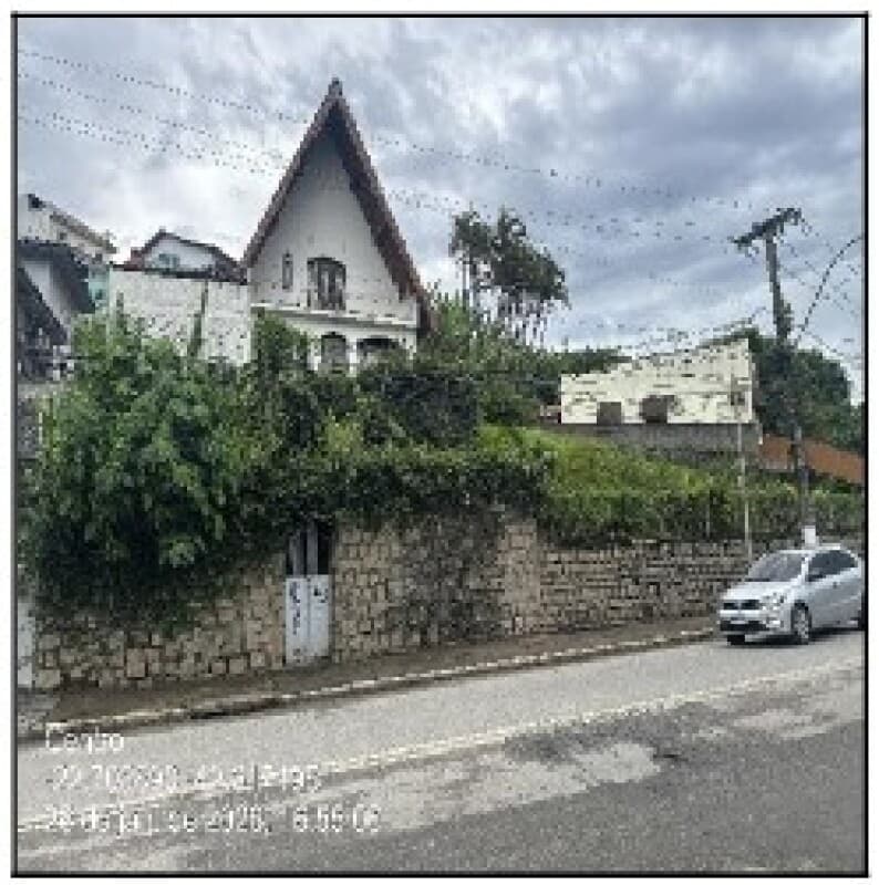 Casa em leilão em Rio Bonito - RJ, bairro Centro — LOTE 302 CASA-1444401149822