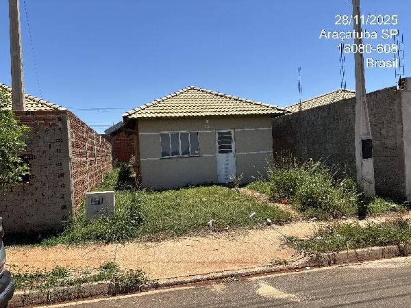 Casa em leilão em Araçatuba - SP — LOTE 448 RES SYLVIO JOSE VENTUROLLI-8787720939163