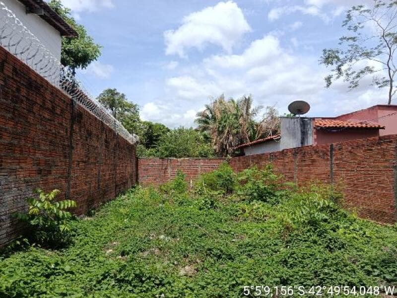 Casa em leilão em Timon - MA, bairro Centro — LOTE 062 CASA-8444410146103