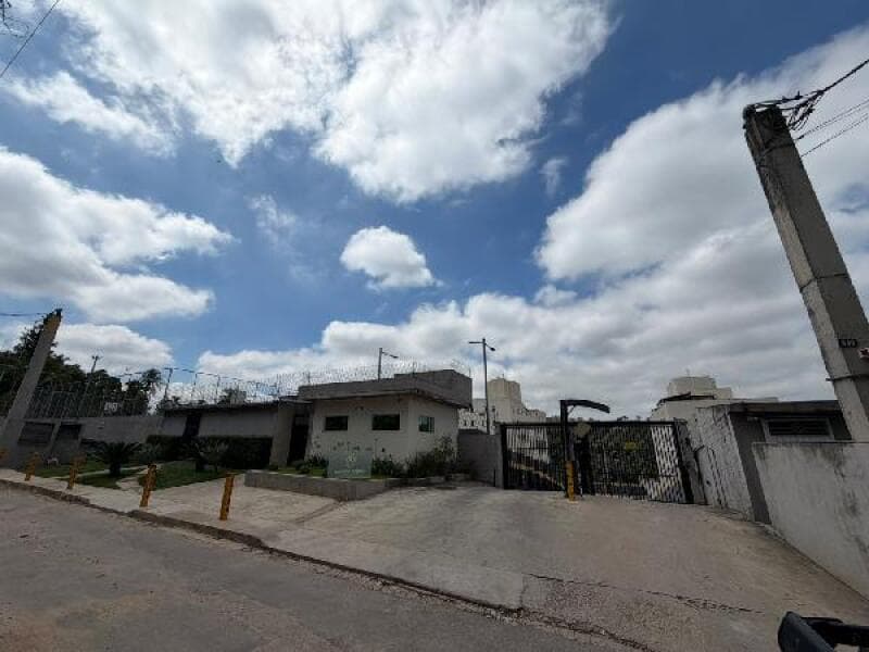 Apartamento em leilão em Cotia - SP, bairro Moinho Velho — LOTE 430 COND RES FLORENCA-8555539883878