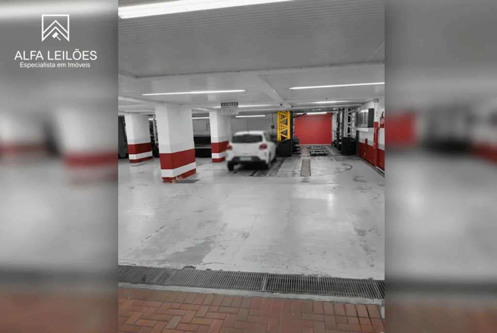 Foto 3 de 6: Vaga de Garagem em leilão em Curitiba - PR, bairro Centro — Leilão de Box em Curitiba (PR) - Lote 01 do Edital