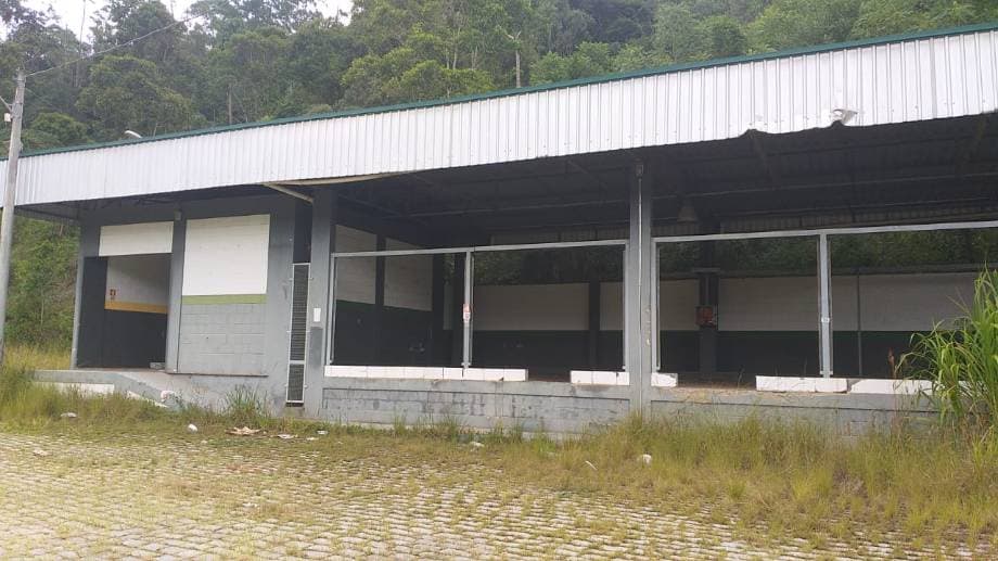 Foto 15 de 17: Comercial em leilão em Bom Jardim - RJ, bairro Corrego de Santo Antonio — LOTE 6: Galpão, Padrão, 0 vaga(s) de garagem BOM JARDIM RJ