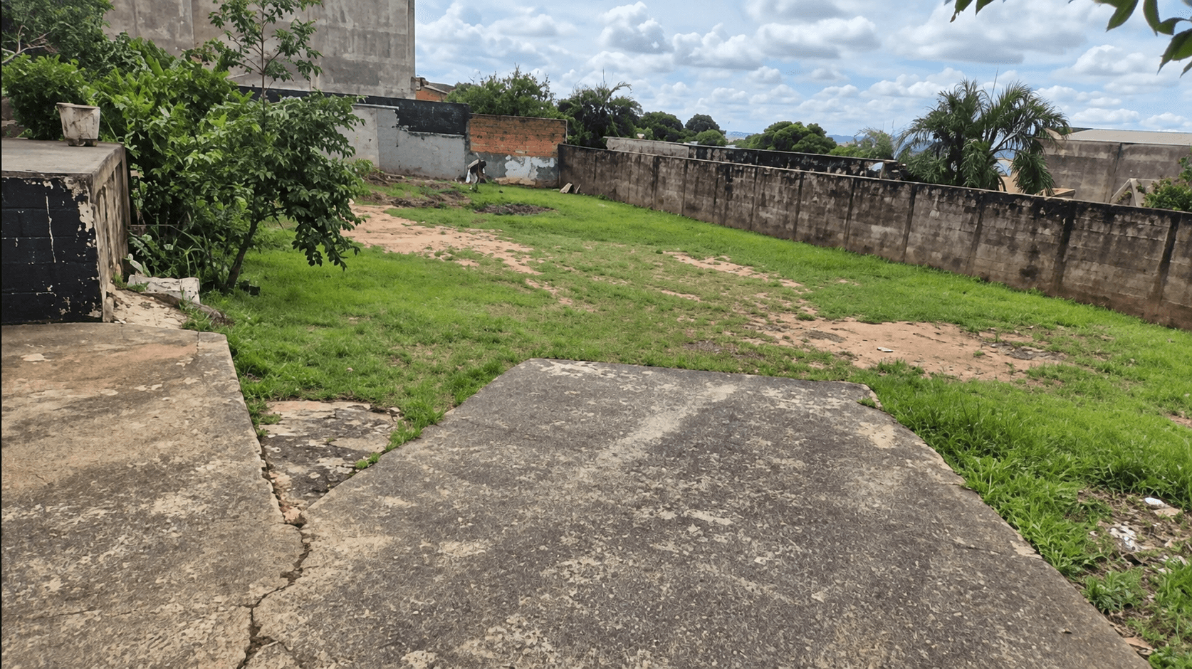 Foto 5 de 15: Comercial em leilão em Campinas - SP, bairro Cidade Satélite Íris — LOTE 1: Terreno de 2.400m² com galpões - Cid. Satélite Íris CAMPINAS SP