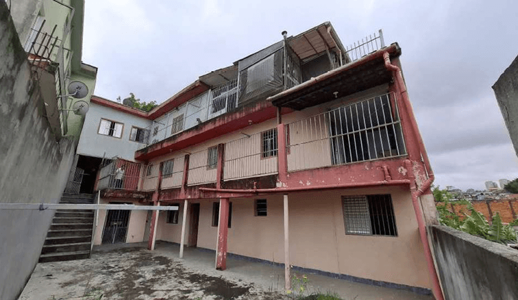 Foto 12 de 26: Casa em leilão em Osasco - SP, bairro Bandeiras — LOTE 1: Casa com 190,00m² - Bandeiras OSASCO SP