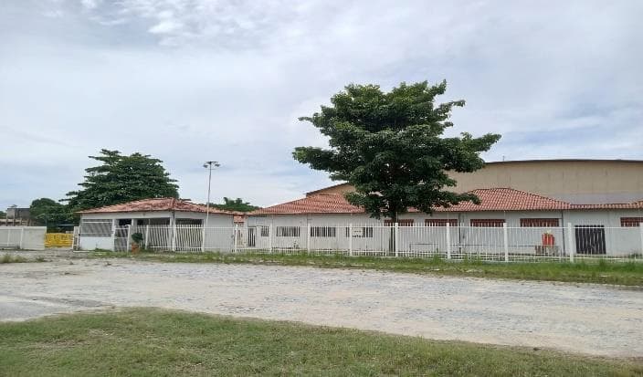 Foto 2 de 6: Comercial em leilão em Tanguá - RJ, bairro Chácaras Pinhão — LOTE 1: Prédio Comercial com 4.824,63m² - Chácaras Pinhão TANGUÁ RJ