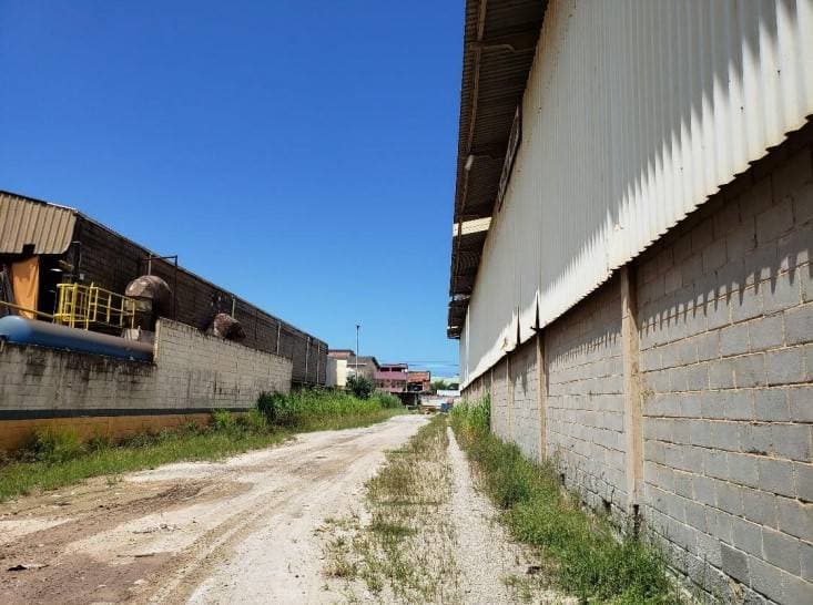 Foto 6 de 6: Comercial em leilão em Macaé - RJ, bairro Lagomar — LOTE 2: Galpão, Padrão, 10 vaga(s) de garagem MACAÉ RJ